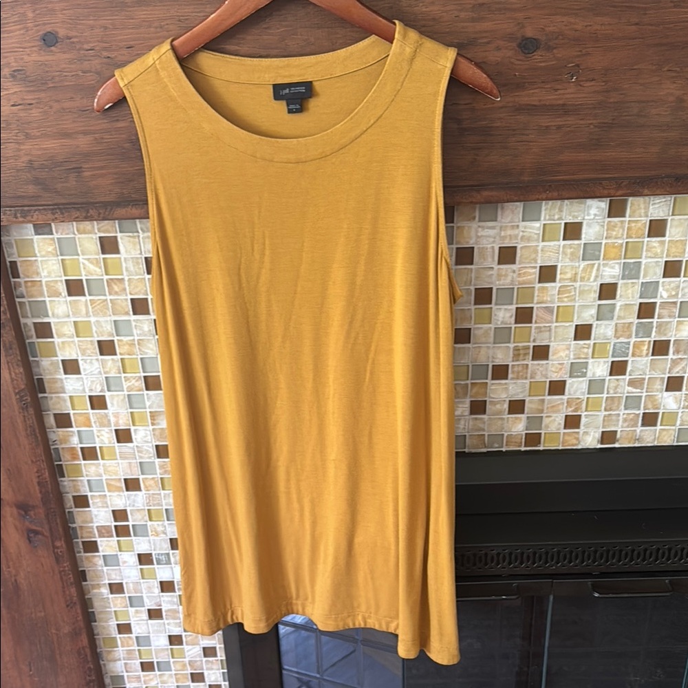J. Jill Gold Tank Top with Relaxed Fit and Round Neckline Wearever collection